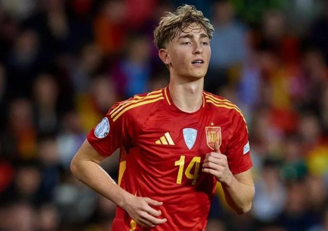 官方：20岁中卫怀森加盟皇马 签约5年